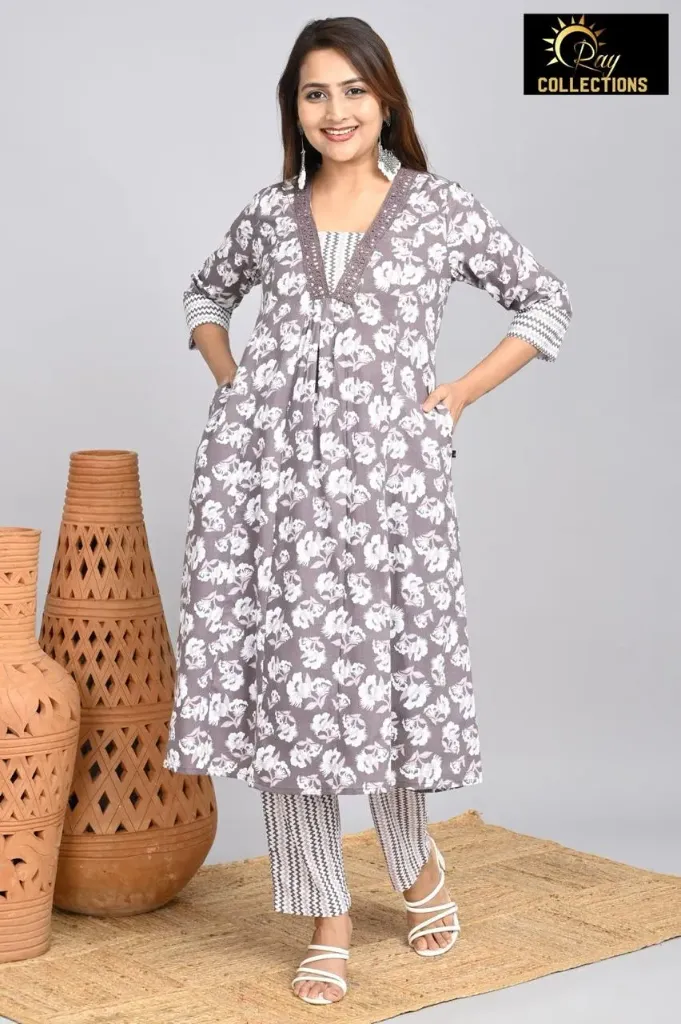 Effortless Style Everyday Elegance Lavender Gray, White flowers